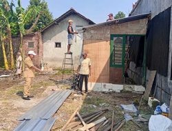 Warga Mancilan Jombang Bangun Rumah untuk Bapak Tunggal Secara Swadaya, Menanti Uluran Pemerintah