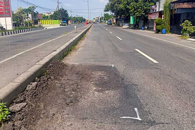 Jalan Nasional di Jombang Disorot, Dana Proyek Disebut Sudah Cair, Tapi Masih Tambal Sulam 1 jalan nasional di jombang masih tambal sulam