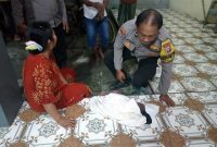 Bayi baru lahir bernasib malang ini ditemukan di halaman rumah warga Dusun Beji, Desa Sawiji, Kecamatan Jogoroto, Kabupaten Jombang. (Foto: IST)